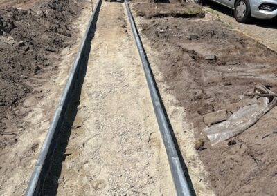 Aanleg en beplanting border, gazon en pad - Afbeelding 1